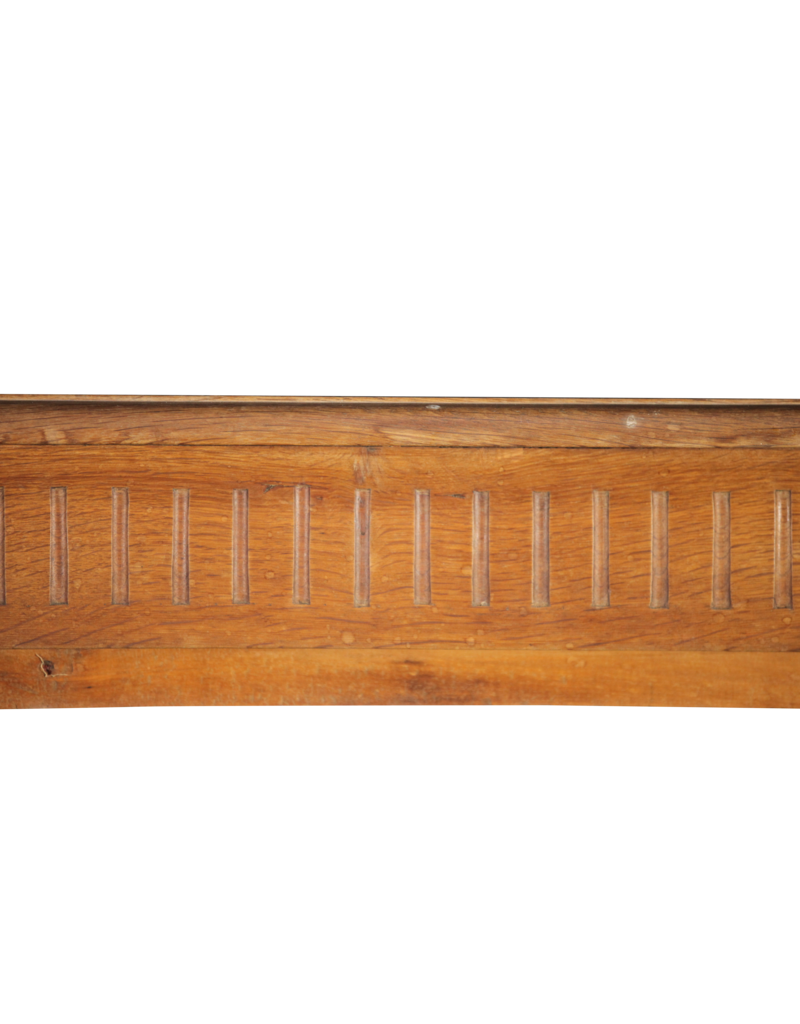 Maison Leon Van den Bogaert Kleine Landhaus-Kaminverkleidung aus Holz