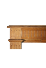 Maison Leon Van den Bogaert Kleine Landhaus-Kaminverkleidung aus Holz