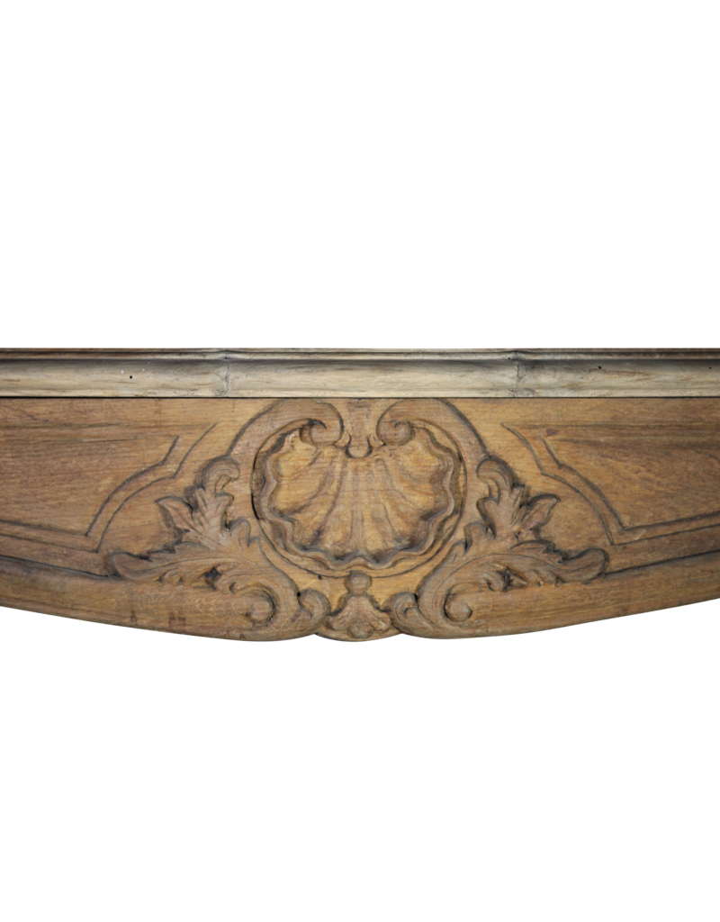 Maison Leon Van den Bogaert Kleine klassische Kaminmaske aus Eichenholz