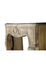 Maison Leon Van den Bogaert Kleine klassische Kaminmaske aus Eichenholz