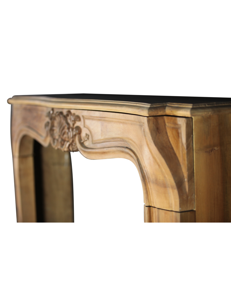 Maison Leon Van den Bogaert Eleganter Kamin im klassischen französischen Stil