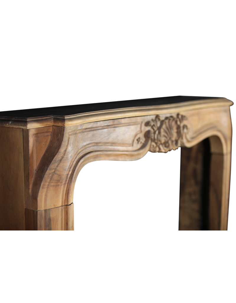 Maison Leon Van den Bogaert Eleganter Kamin im klassischen französischen Stil
