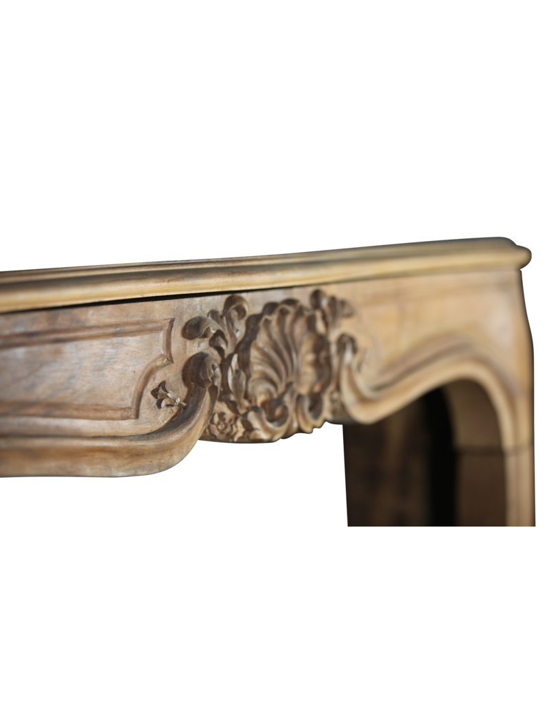 Maison Leon Van den Bogaert Eleganter Kamin im klassischen französischen Stil