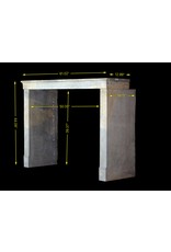 Maison Leon Van den Bogaert Kaminmaske aus zweifarbigem Kalkstein mit zeitlos rustikalem Charakter