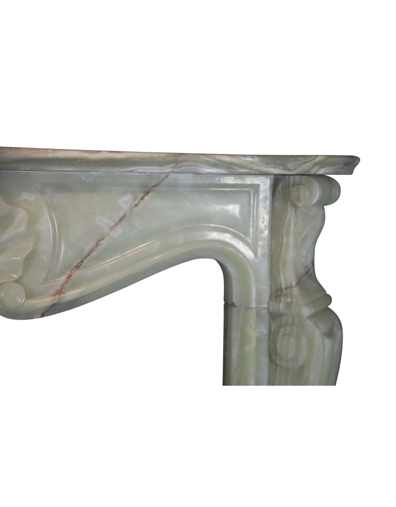 Maison Leon Van den Bogaert Klassische Kaminverkleidung aus grünem Onyx