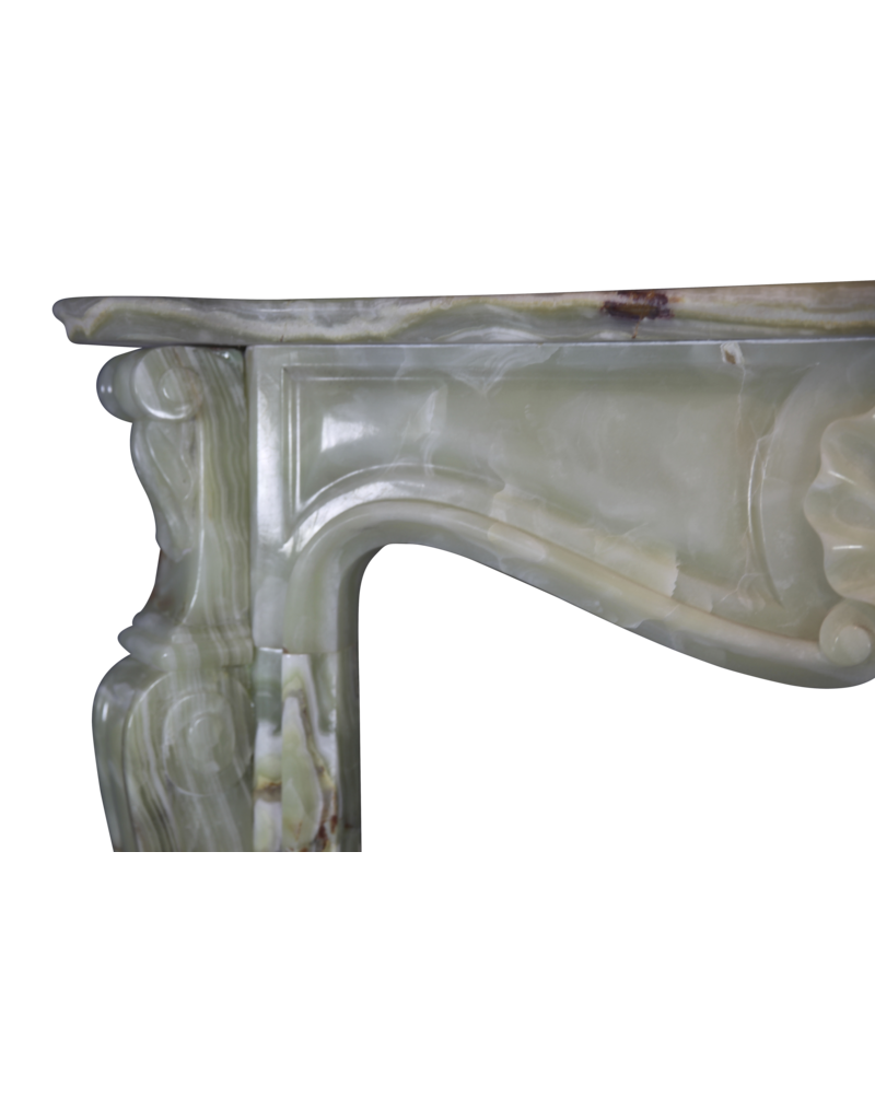 Maison Leon Van den Bogaert Klassische Kaminverkleidung aus grünem Onyx