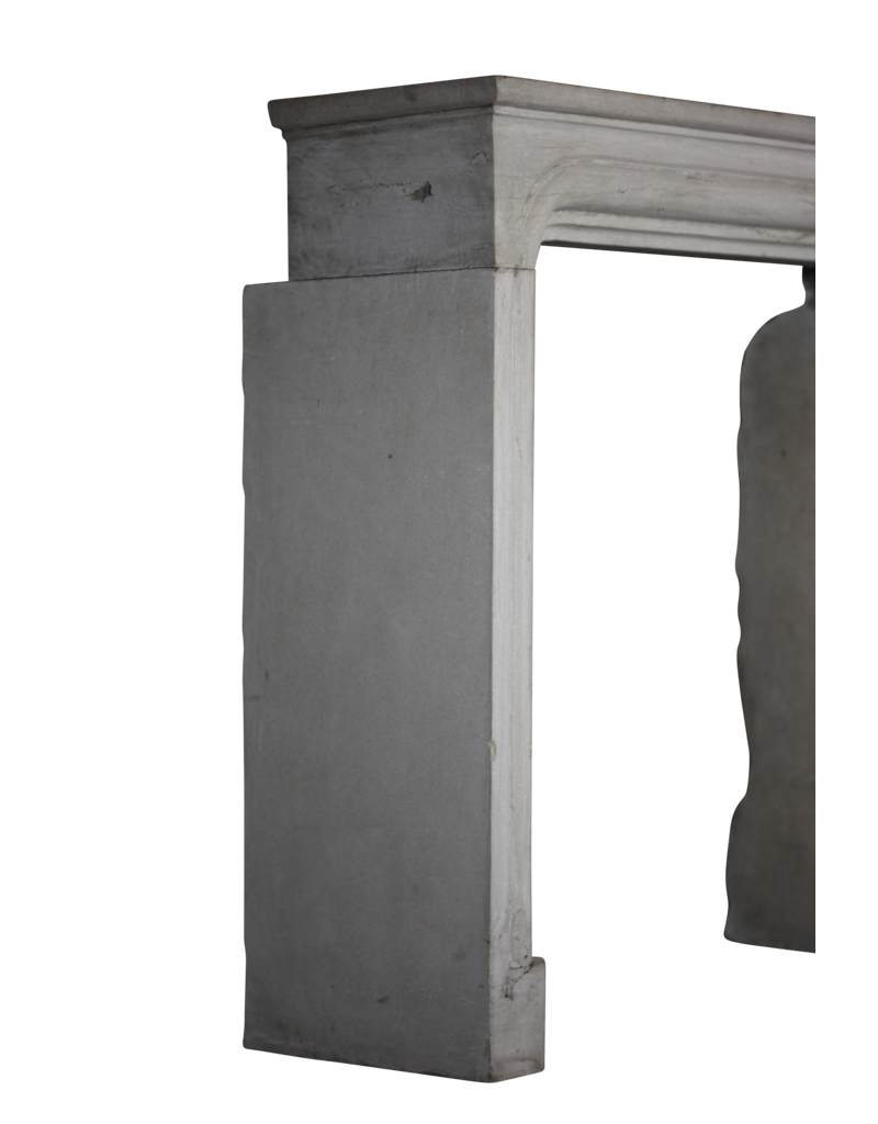 Maison Leon Van den Bogaert Antike Kaminmaske aus Kalkstein