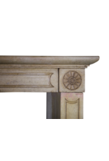 Maison Leon Van den Bogaert Französische Vintage-Kaminmaske aus honigfarbenem Kalkstein