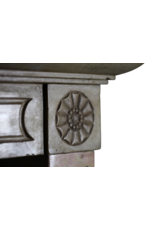 Maison Leon Van den Bogaert Französische Vintage-Kaminmaske aus honigfarbenem Kalkstein