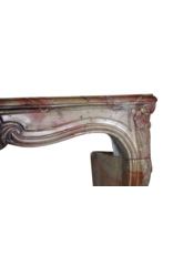 Maison Leon Van den Bogaert Elegante französische Kaminumrandung aus Marmor