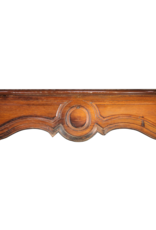 Maison Leon Van den Bogaert Rustikale französische Kaminumrandung aus Eichenholz