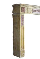 Maison Leon Van den Bogaert Klassische französische Kaminverkleidung aus zweifarbigem Kalkstein und Marmor