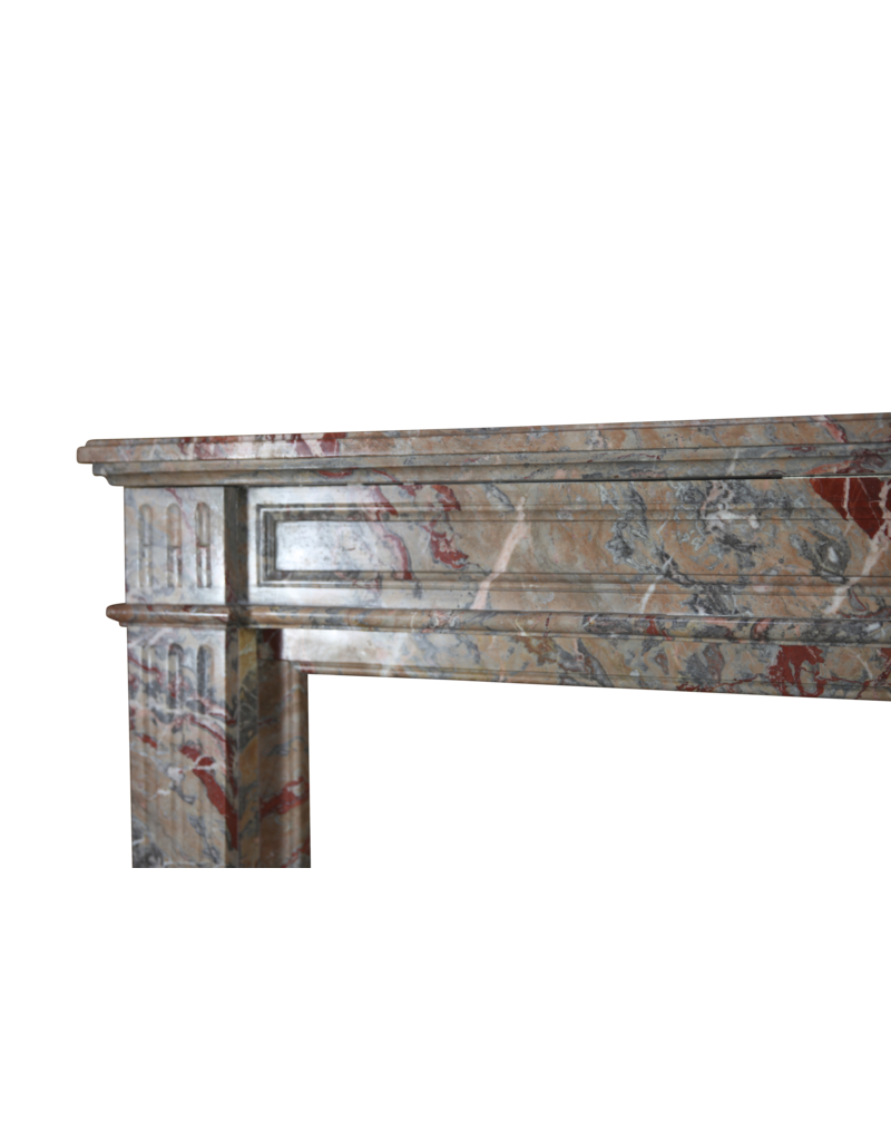 Maison Leon Van den Bogaert Kleine Kaminumrandung aus Marmor