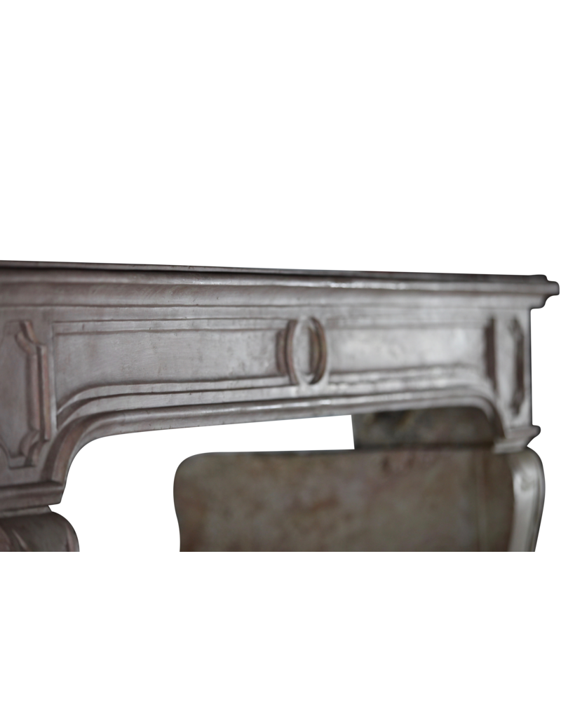 Maison Leon Van den Bogaert Klassische Hartstein-Kaminumrandung