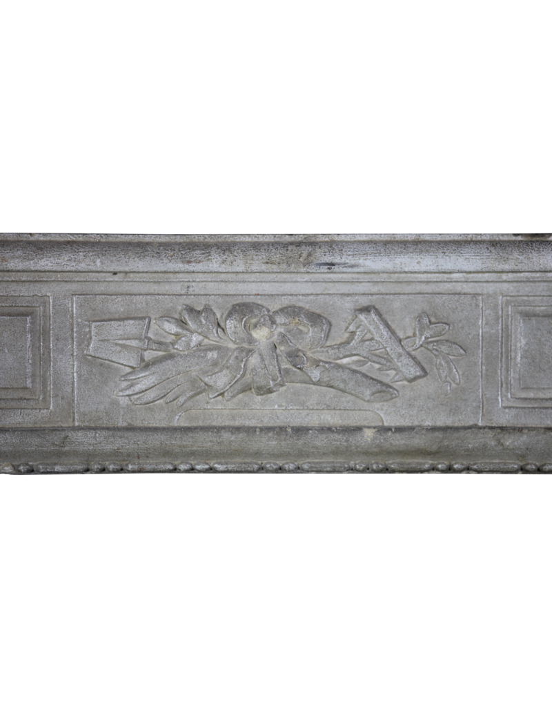 Maison Leon Van den Bogaert Kleine klassische französische Kaminumrandung