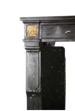 Maison Leon Van den Bogaert Feines französisch Kamin in der dunklen harten Stein
