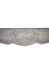 Maison Leon Van den Bogaert Klassische Kaminumrandung aus zweifarbigem Kalkstein