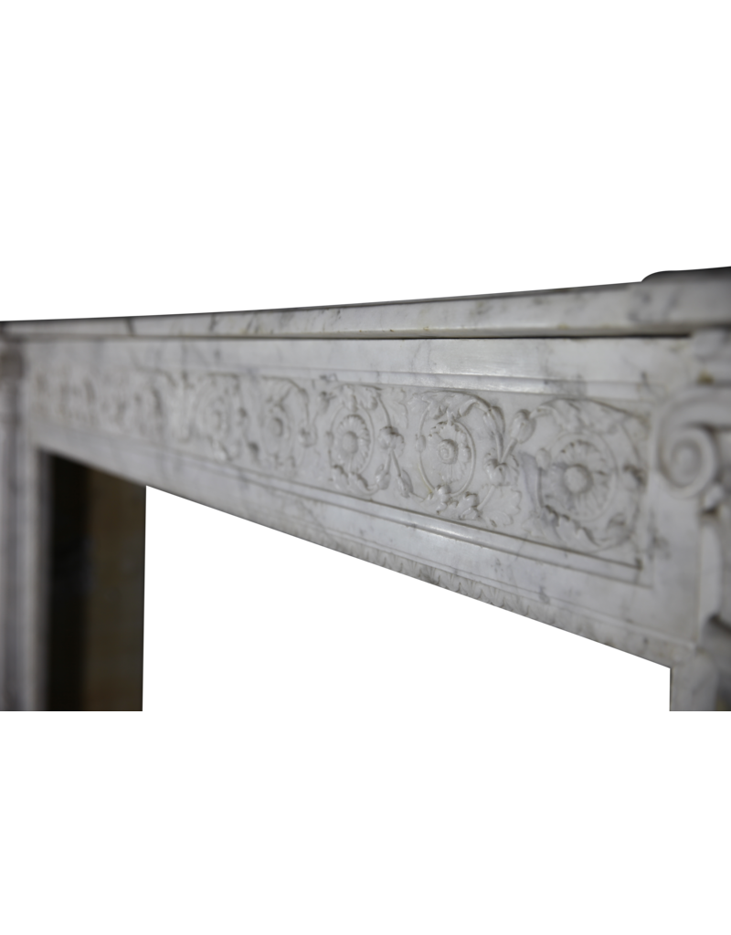 Maison Leon Van den Bogaert Fein klassisch französisch Carrara Marmor Kaminmaske