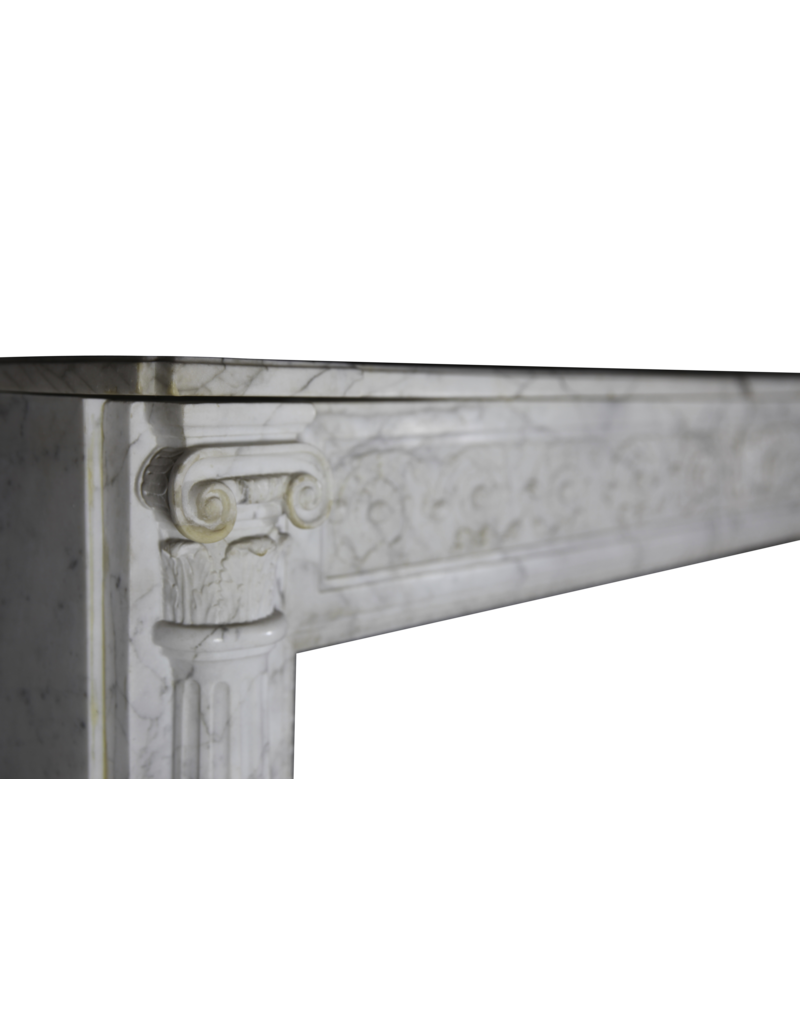 Maison Leon Van den Bogaert Fein klassisch französisch Carrara Marmor Kaminmaske