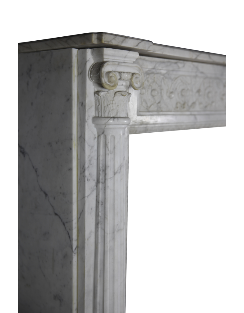 Maison Leon Van den Bogaert Fein klassisch französisch Carrara Marmor Kaminmaske