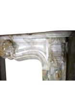 Maison Leon Van den Bogaert Klassische Kaminumrandung aus Marmor