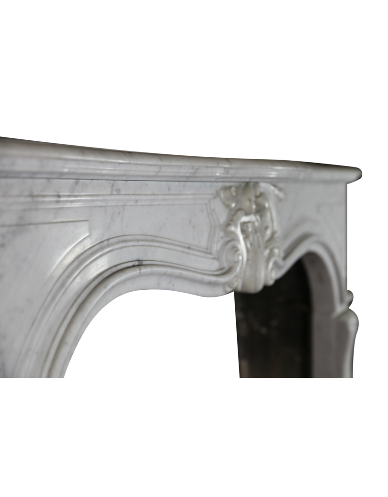 Maison Leon Van den Bogaert Französische Kaminumrandung aus Marmor