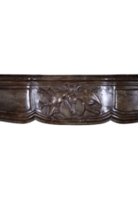 Maison Leon Van den Bogaert Kaminumrandung aus der Directoire-Zeit des 18. Jahrhunderts
