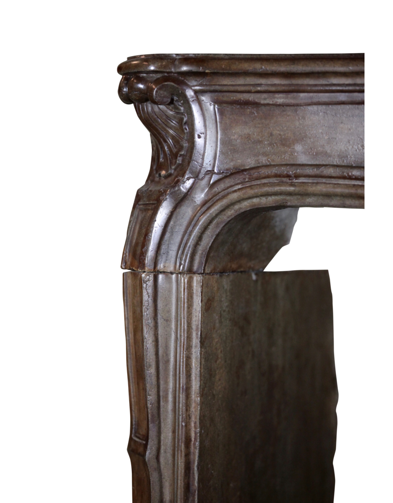 Maison Leon Van den Bogaert Kaminumrandung aus der Directoire-Zeit des 18. Jahrhunderts