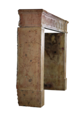 Maison Leon Van den Bogaert Klassische Kaminverkleidung aus zweifarbigem Kalkstein