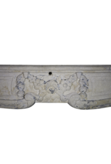 Maison Leon Van den Bogaert Feine französische Kaminumrandung aus Kalkstein