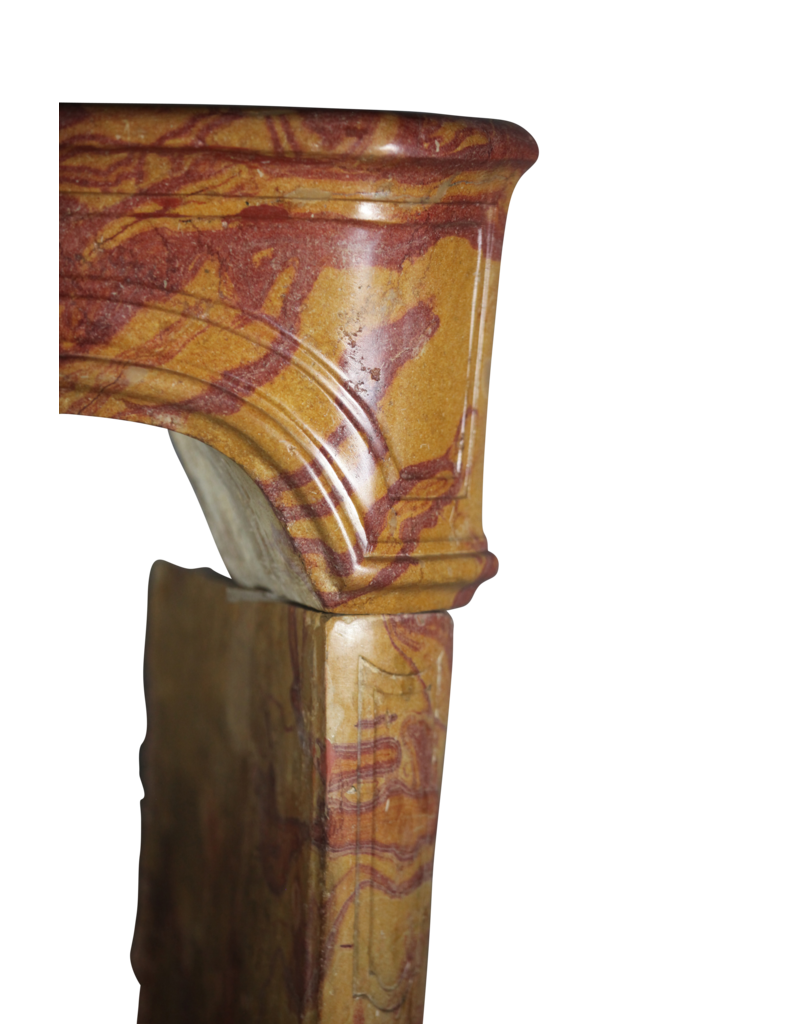 Maison Leon Van den Bogaert Elegante französische Kaminumrandung aus Marmor