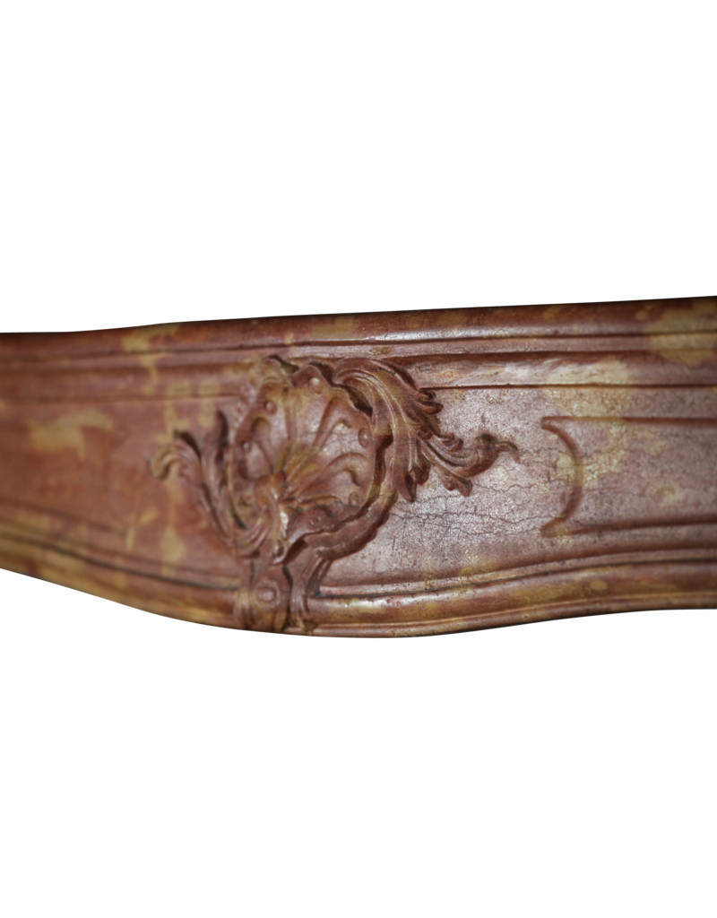 Maison Leon Van den Bogaert Klassische zweifarbige französische Vintage-Kaminumrandung aus dem 18. Jahrhundert