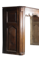 Maison Leon Van den Bogaert Südfranzösische Kaminumrandung aus Holz