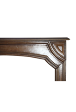 Maison Leon Van den Bogaert Elegante französische Vintage-Kaminumrandung aus Walnussholz