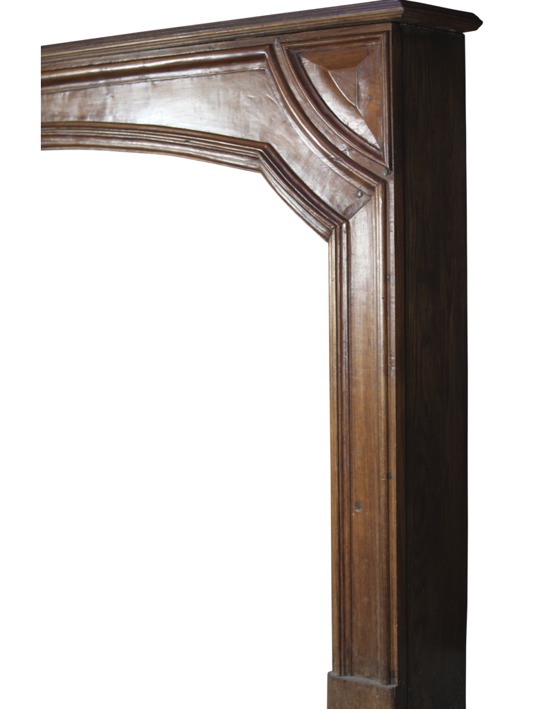 Maison Leon Van den Bogaert Elegante französische Vintage-Kaminumrandung aus Walnussholz