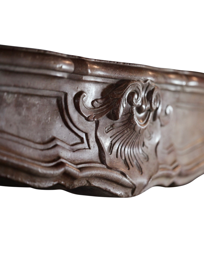 Maison Leon Van den Bogaert Elegante französische Vintage-Kaminumrandung
