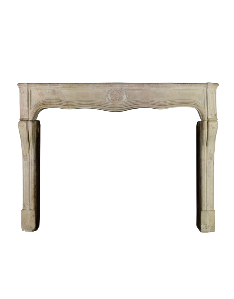 Maison Leon Van den Bogaert Klassische elegante französische Kaminumrandung