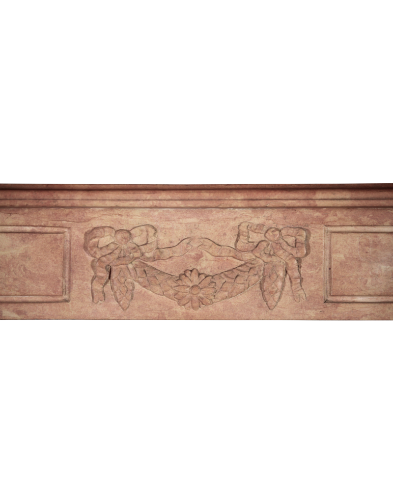 Maison Leon Van den Bogaert Élégante cheminée française en pierre rose
