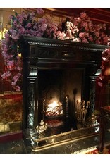 Maison Leon Van den Bogaert Große antike belgische Kaminumrandung