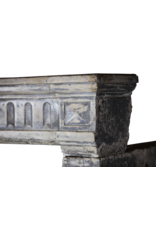 Maison Leon Van den Bogaert Französische Kaminumrandung aus Kalkstein im Landhausstil