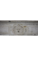 Maison Leon Van den Bogaert Elegante Kaminverkleidung aus Kalkstein