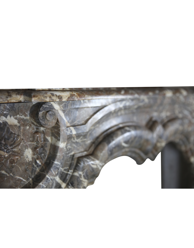 Maison Leon Van den Bogaert Niederländische Art-déco-Kaminumrandung mit Blumenmotiv