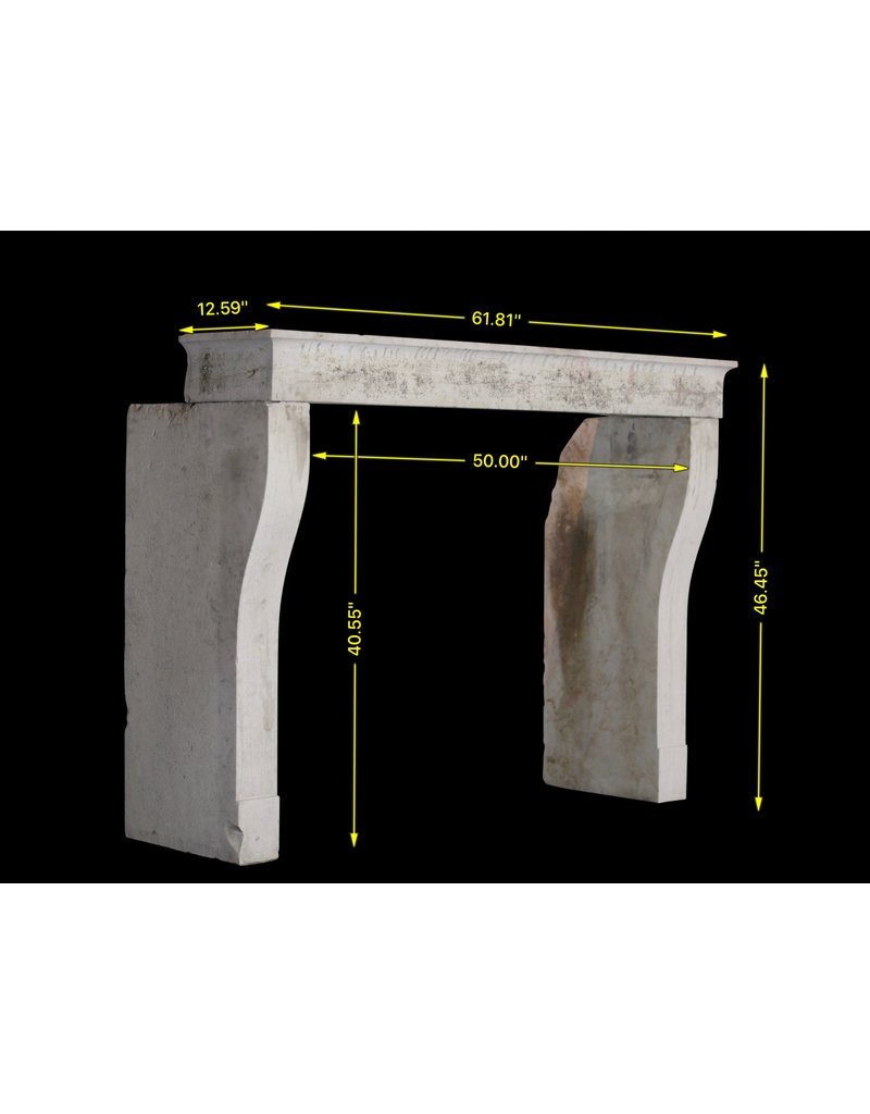 Antike Kalkstein Kamin im Französchem Landstil