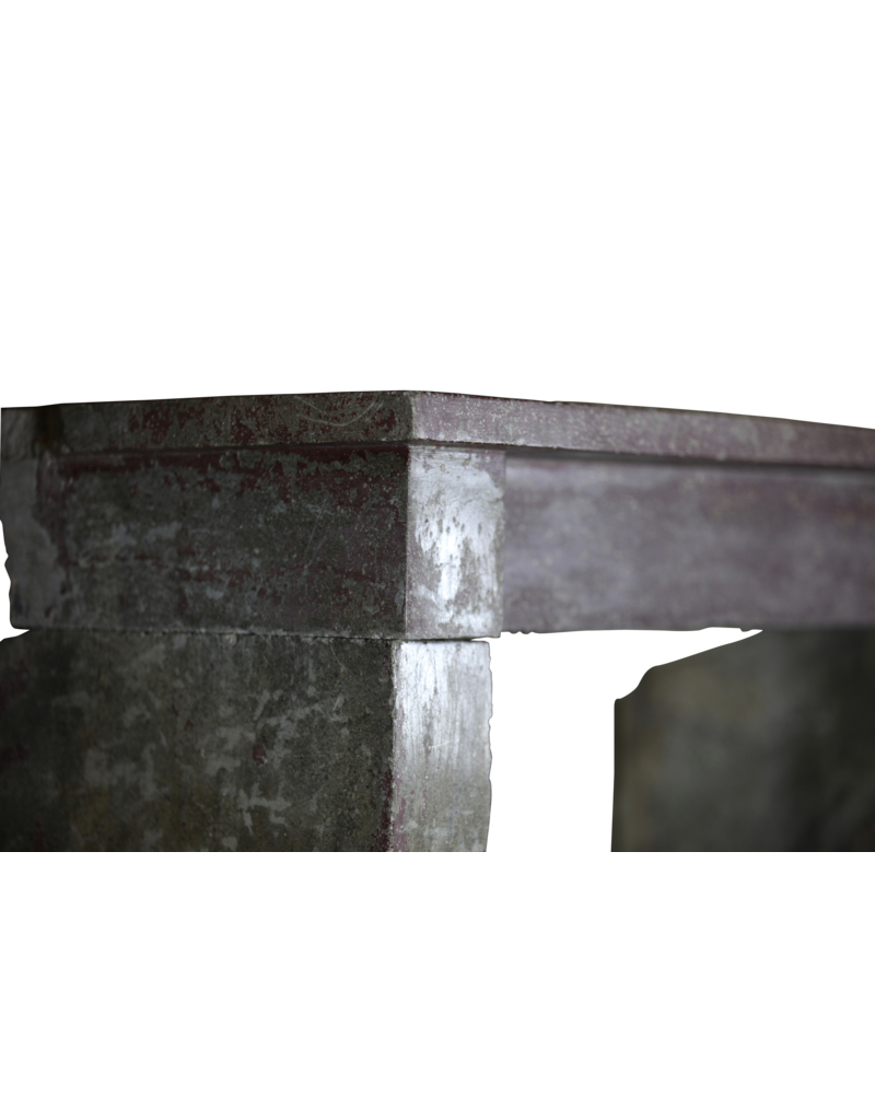Maison Leon Van den Bogaert Rustikale Kaminmaske mit ursprünglicher Patina