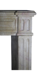 Maison Leon Van den Bogaert Kleine Kaminverkleidung aus zweifarbigem Hartstein