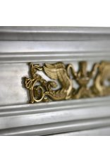 Maison Leon Van den Bogaert Französische Vintage-Kaminumrandung aus weißem Statuario-Marmor mit Messing