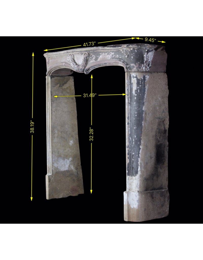 Kleine Französisch Louis XVI Periode Grauen Stein Kamin Verkleidung