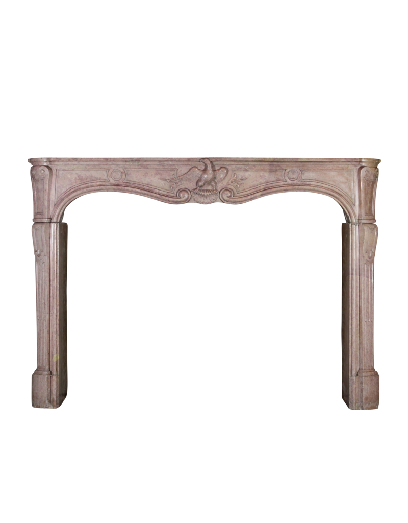 Maison Leon Van den Bogaert Elegante französische Kaminumrandung aus dem 18. Jahrhundert
