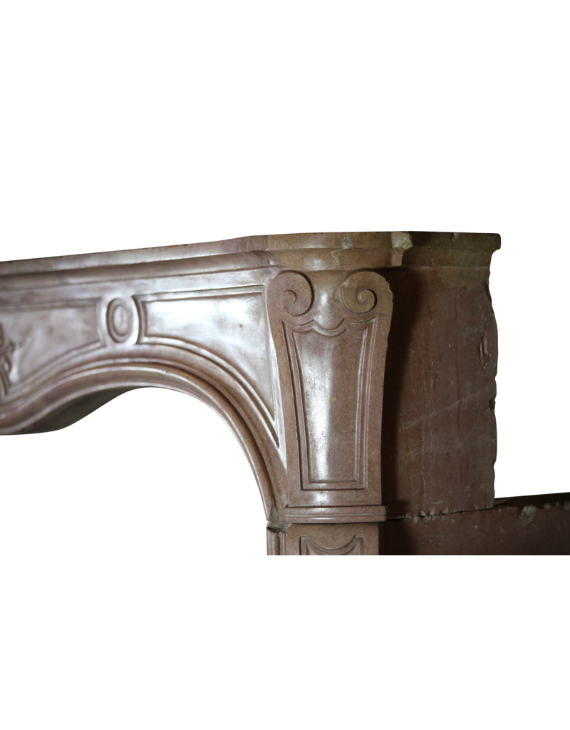 Maison Leon Van den Bogaert Elegante französische Kaminumrandung aus dem 18. Jahrhundert