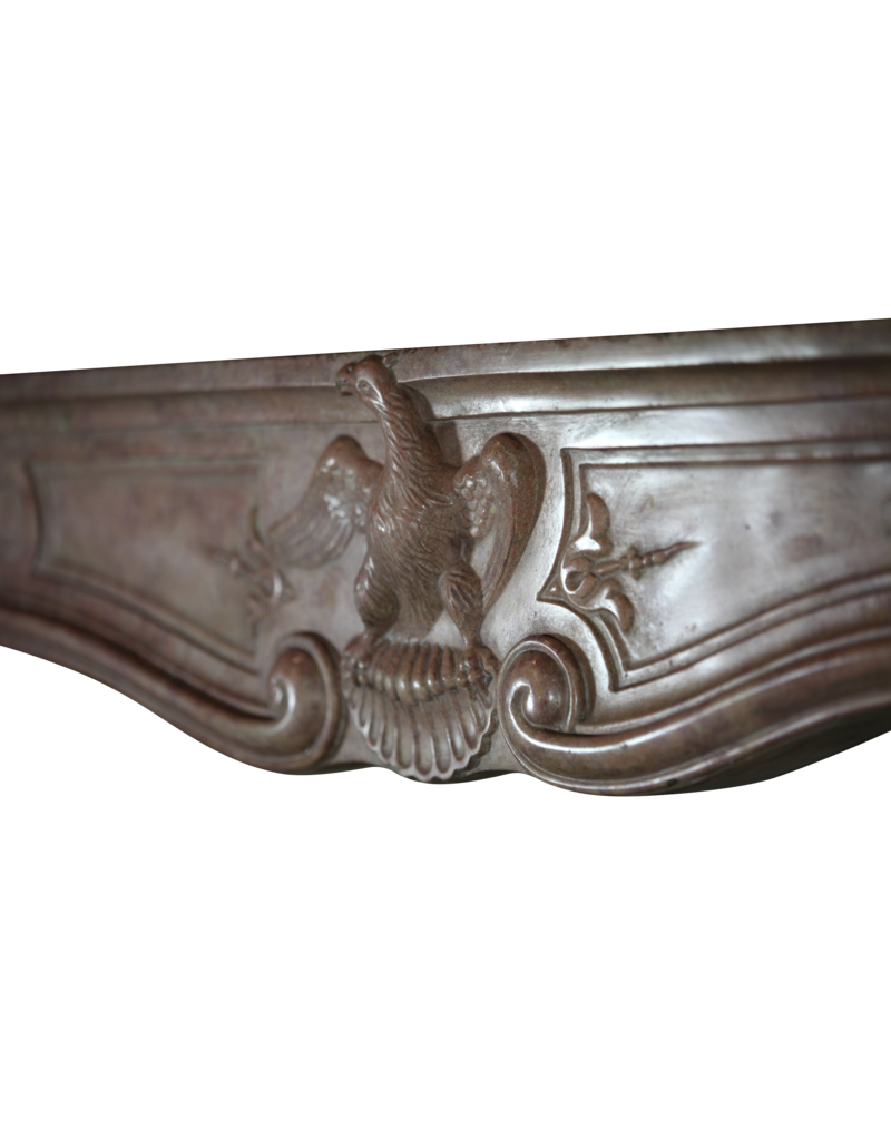 Maison Leon Van den Bogaert Elegante französische Kaminumrandung aus dem 18. Jahrhundert